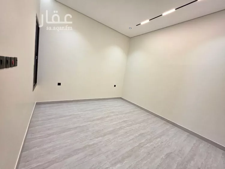 دور للبيع في شارع ميناء عبدالله, حي شبرا, مدينة الرياض, منطقة الرياض 7