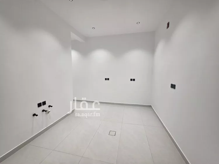 دور للبيع في شارع العفج, حي بدر, مدينة الرياض, منطقة الرياض 11