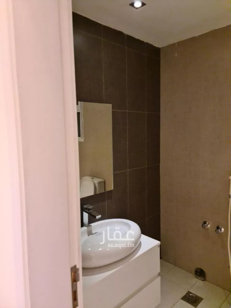 فيلا للبيع في شارع عبدالباسط بن خليل, حي النرجس, مدينة الرياض, منطقة الرياض صورة 2