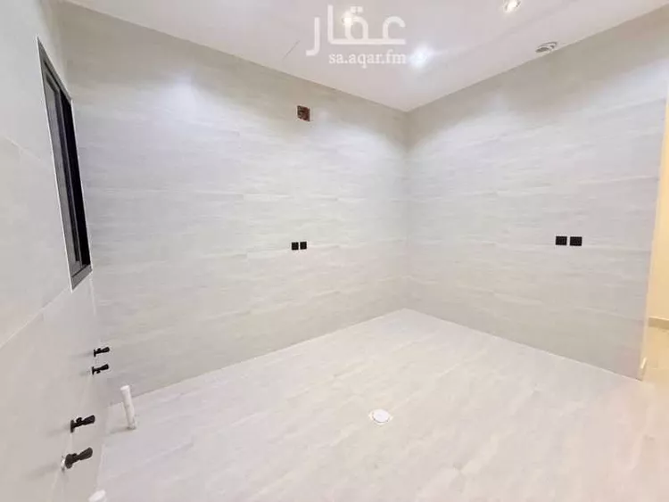 دور للبيع في شارع أحمد بن محمد البغدادي, حي عكاظ, مدينة الرياض, منطقة الرياض صورة 5