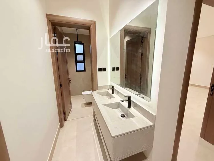 دور للبيع في شارع عمر القزاز, حي بدر, مدينة الرياض, منطقة الرياض صورة 2