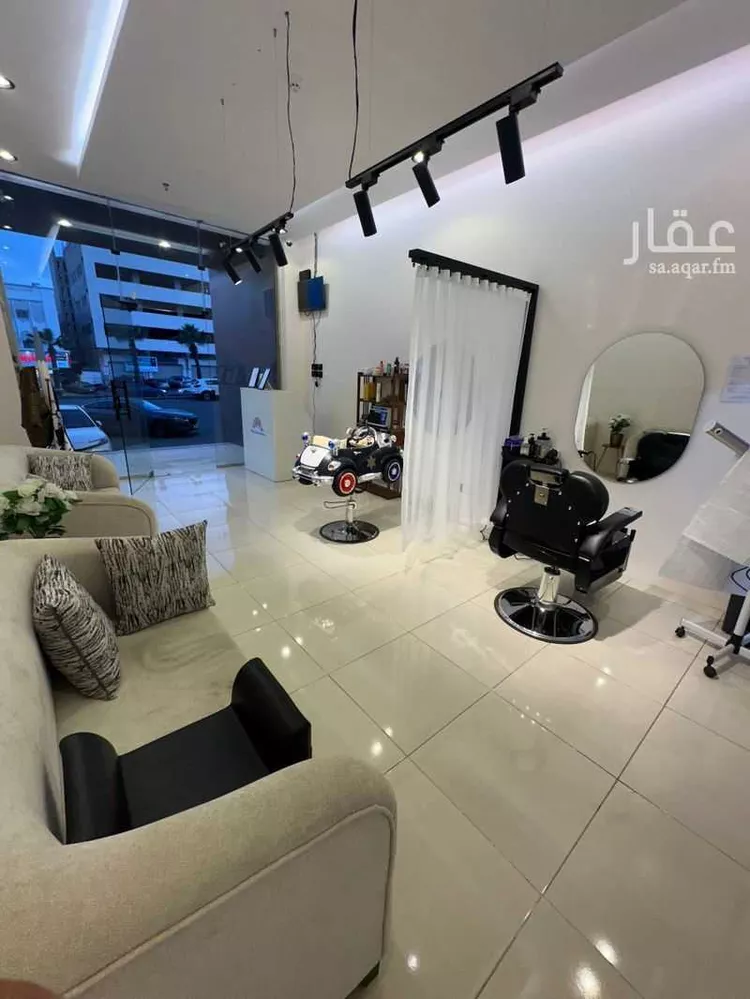 محل للبيع في طريق الملك فهد ، حي المنهل ، ابها ، منطقة عسير صورة 3