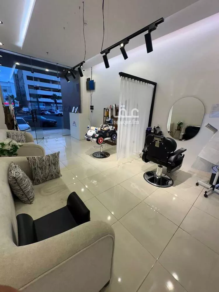 محل للبيع في شارع العنبر ، حي المنهل ، ابها ، منطقة عسير