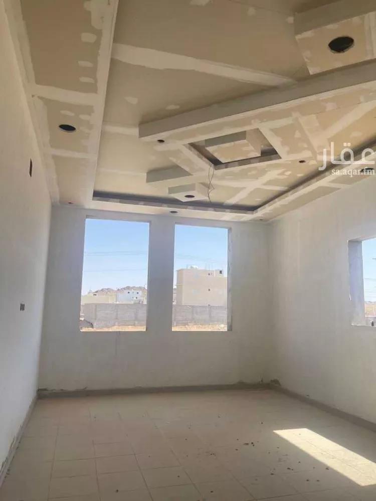 فيلا للبيع في شارع الحارث بن نعمان بن امية, حي غرناطة, مدينة حائل, منطقة حائل صورة 3