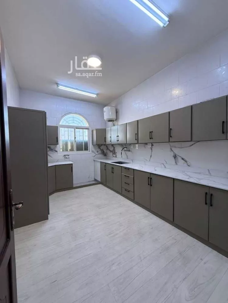 شقة للإيجار في شارع مروج الامير, حي المروج, مدينة تبوك, منطقة تبوك صورة 3