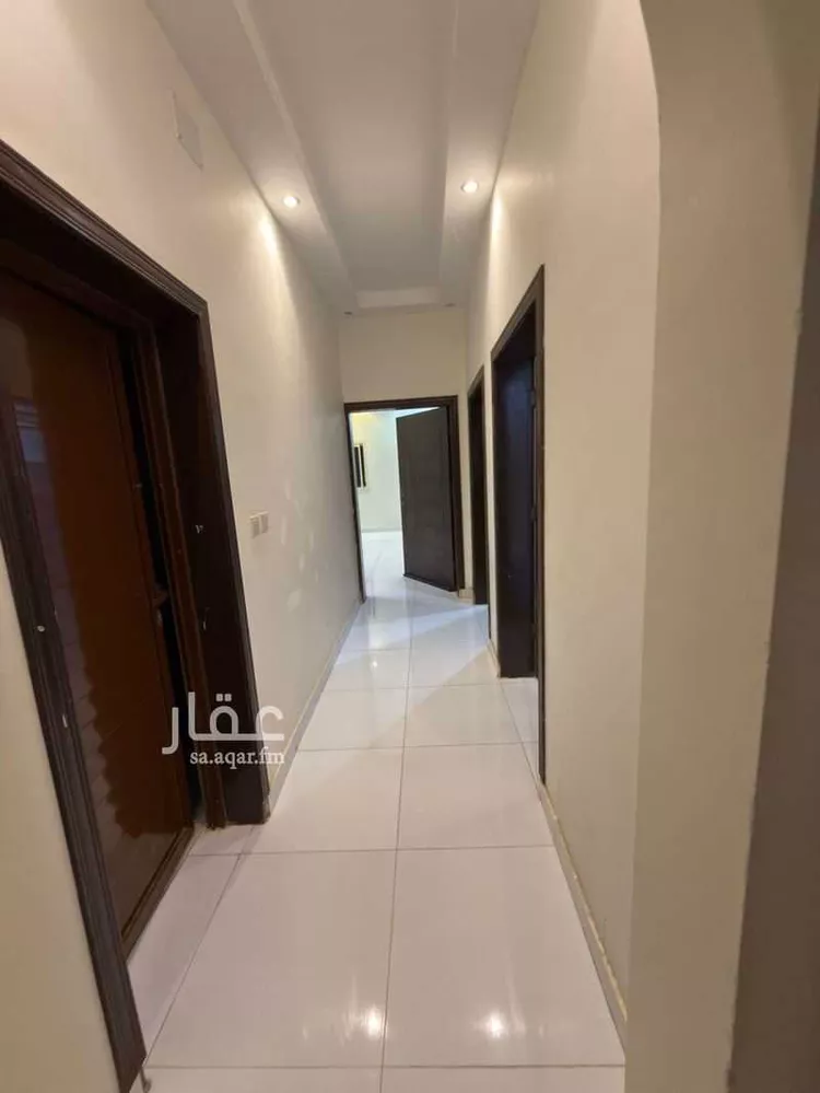 شقة للإيجار في شارع شارع شرحبيل بن حسنة, حي المحمدية 2, مدينة جازان, منطقة جازان صورة 3