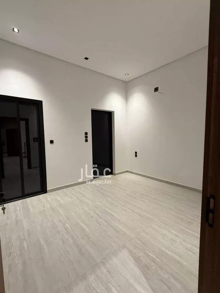 فيلا للبيع في شارع عامر بن قيس, حي الصفاء, مدينة الرياض, منطقة الرياض 11