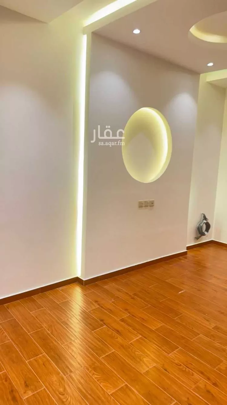 فيلا للإيجار في شارع رقم 301, حي الملقا, مدينة الرياض, منطقة الرياض 1 صورة