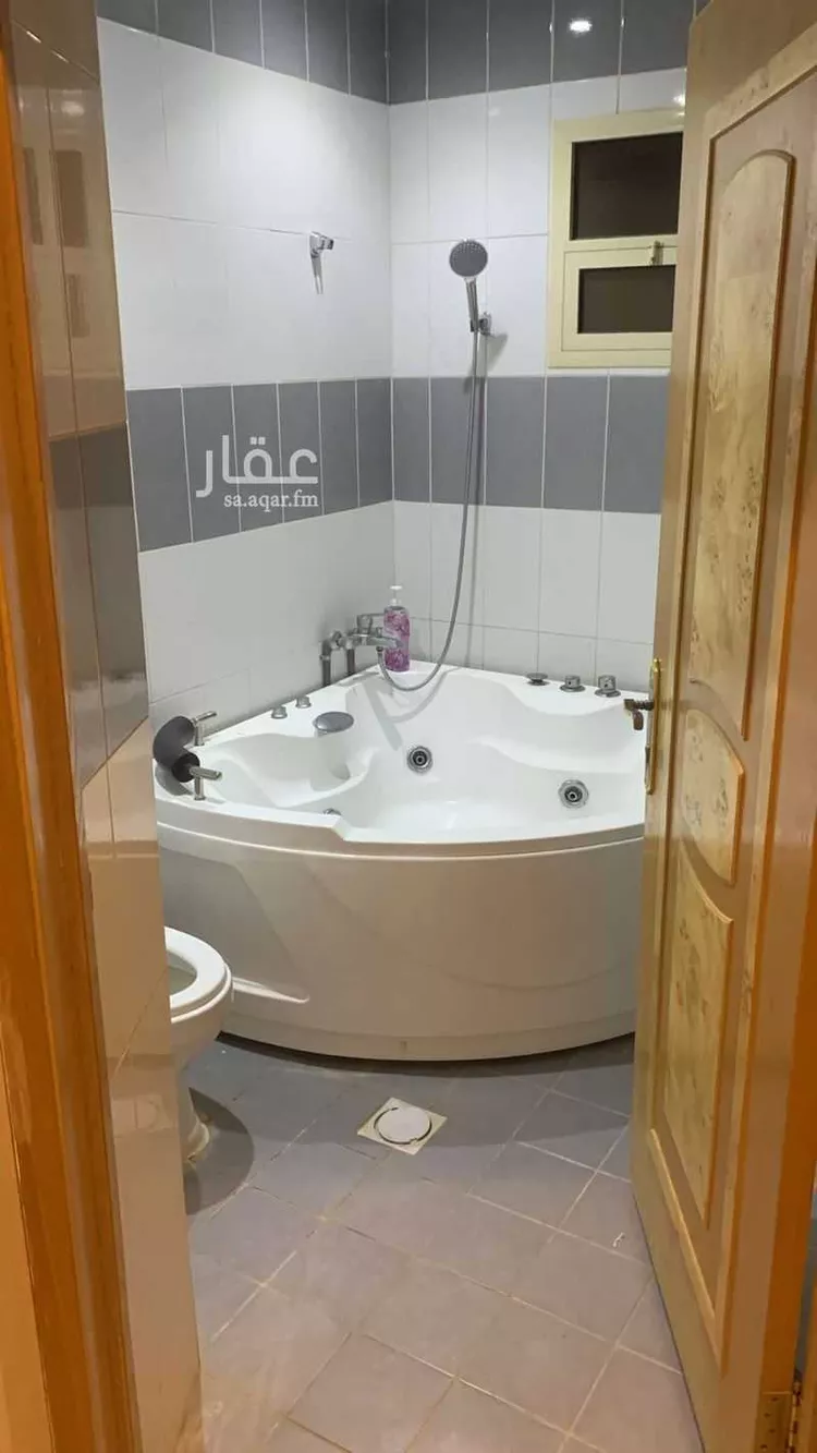 شقة للبيع في شارع عبدالله بن قيس, حي إشبيلية, مدينة الرياض, منطقة الرياض صورة 3