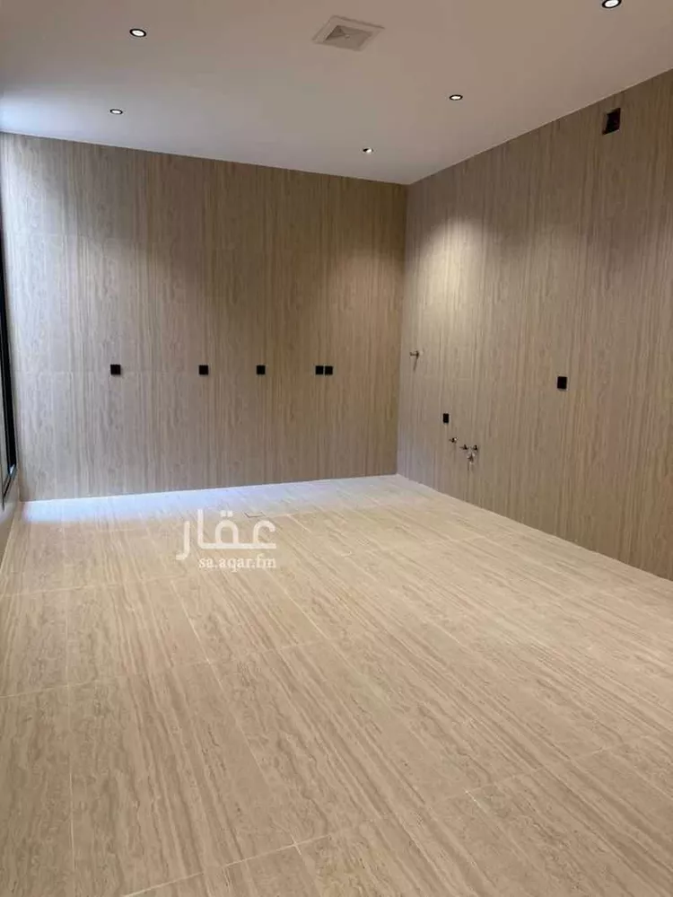 فيلا للبيع في شارع لطف بن سعد السميني, حي المهدية, مدينة الرياض, منطقة الرياض 1 صورة