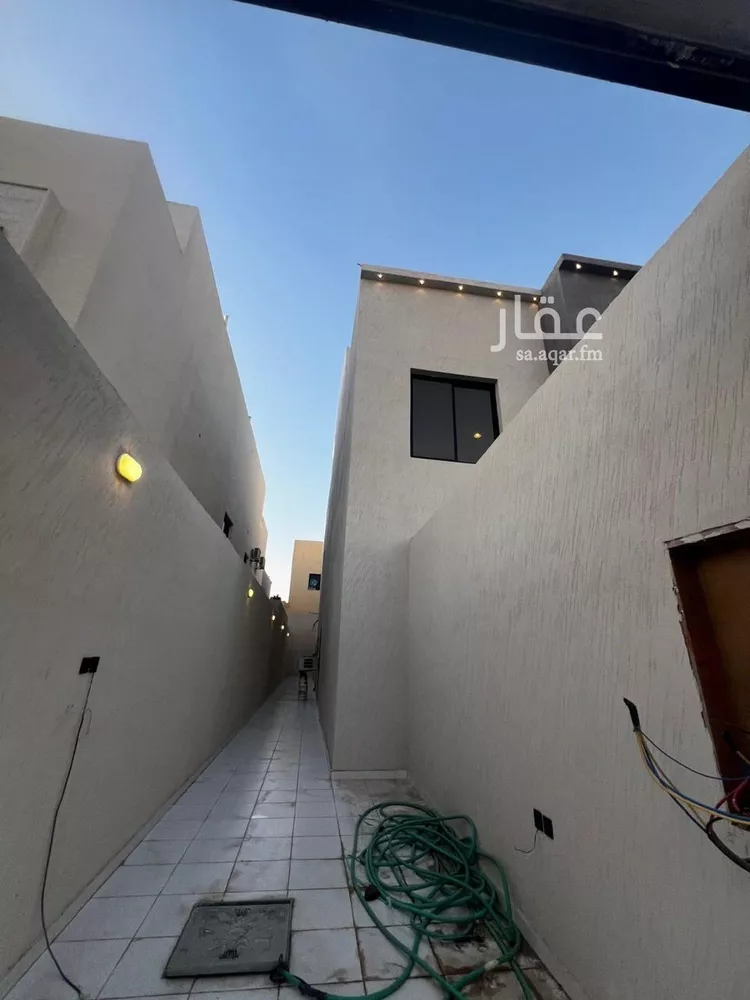 فيلا للبيع في شارع توفيق بن زريق, حي بدر, مدينة الرياض, منطقة الرياض صورة 5