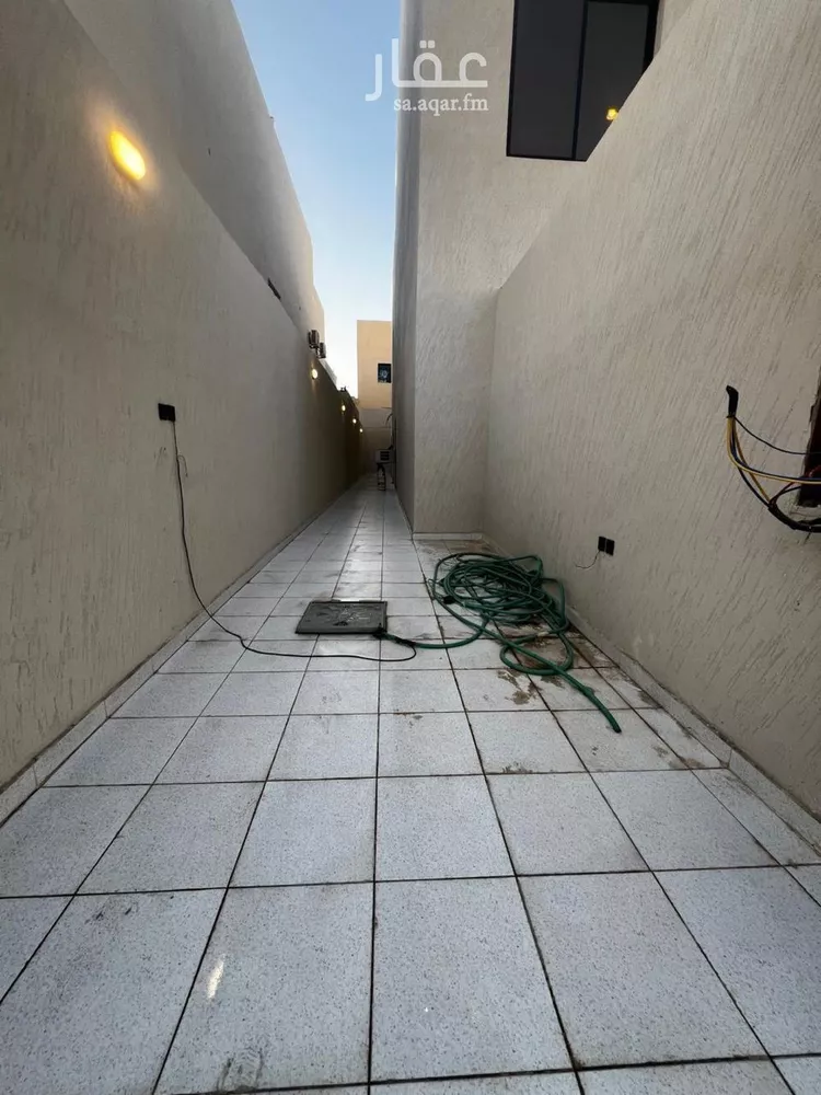 فيلا للبيع في شارع توفيق بن زريق, حي بدر, مدينة الرياض, منطقة الرياض صورة 4