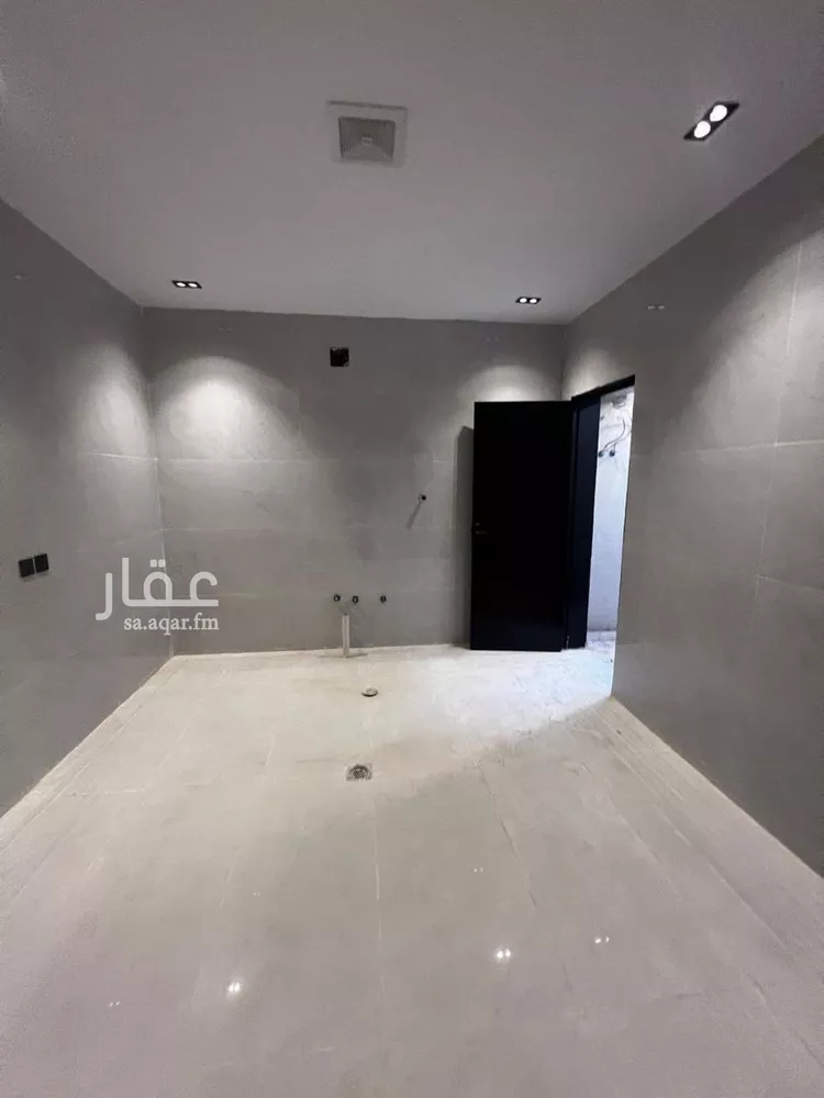 فيلا للبيع في شارع توفيق بن زريق, حي بدر, مدينة الرياض, منطقة الرياض 11
