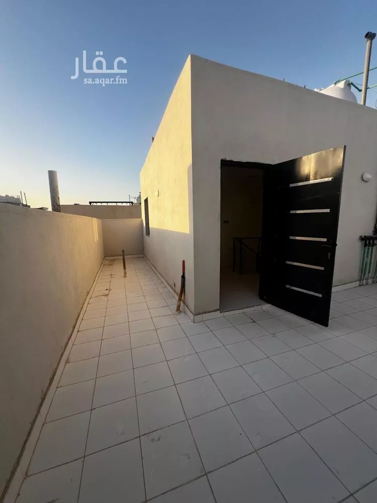 فيلا للبيع في شارع توفيق بن زريق, حي بدر, مدينة الرياض, منطقة الرياض 24