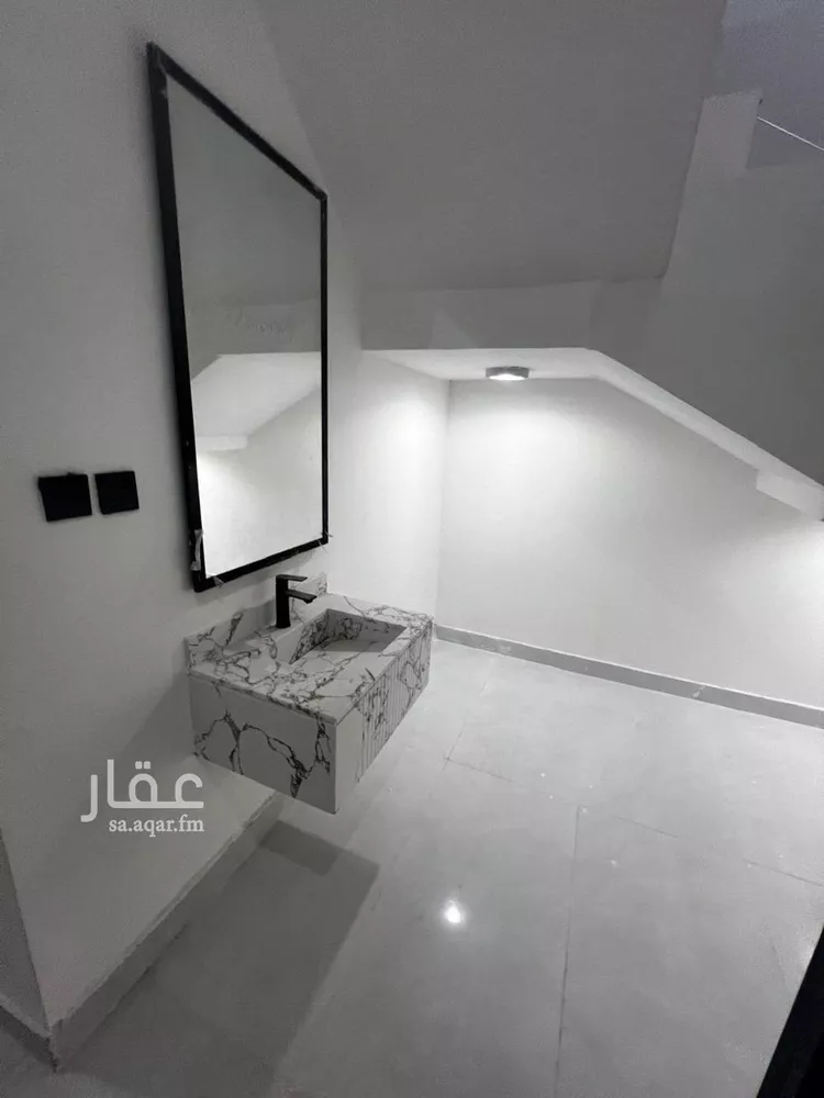 فيلا للبيع في شارع توفيق بن زريق, حي بدر, مدينة الرياض, منطقة الرياض 18