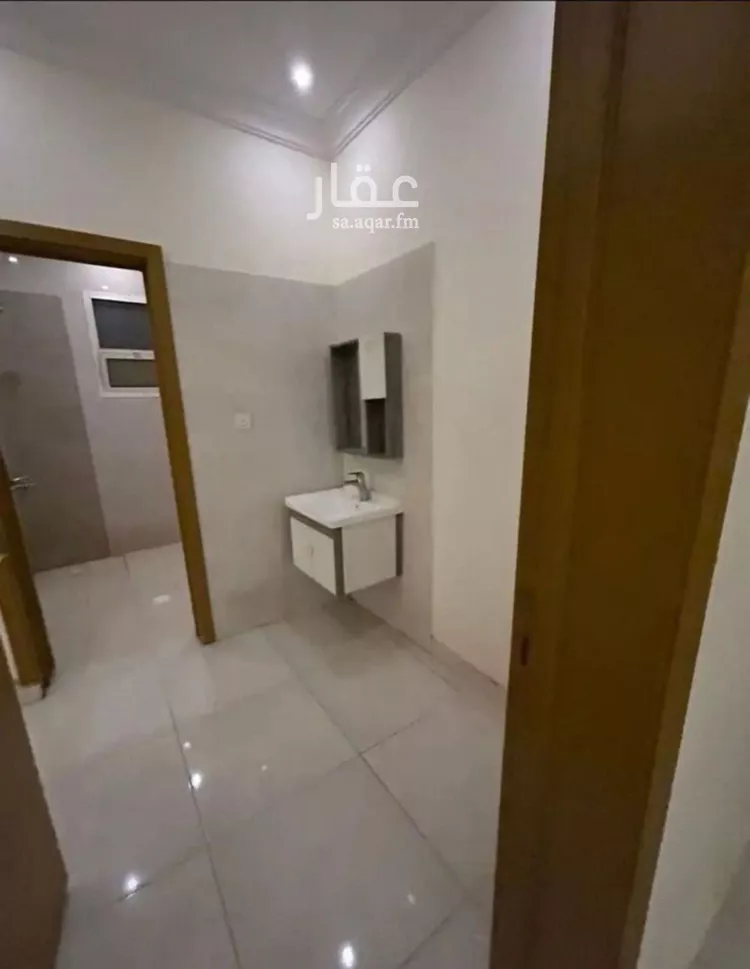 فيلا للإيجار في شارع تقي الدين السنجاري, حي طيبة, مدينة الرياض, منطقة الرياض صورة 5