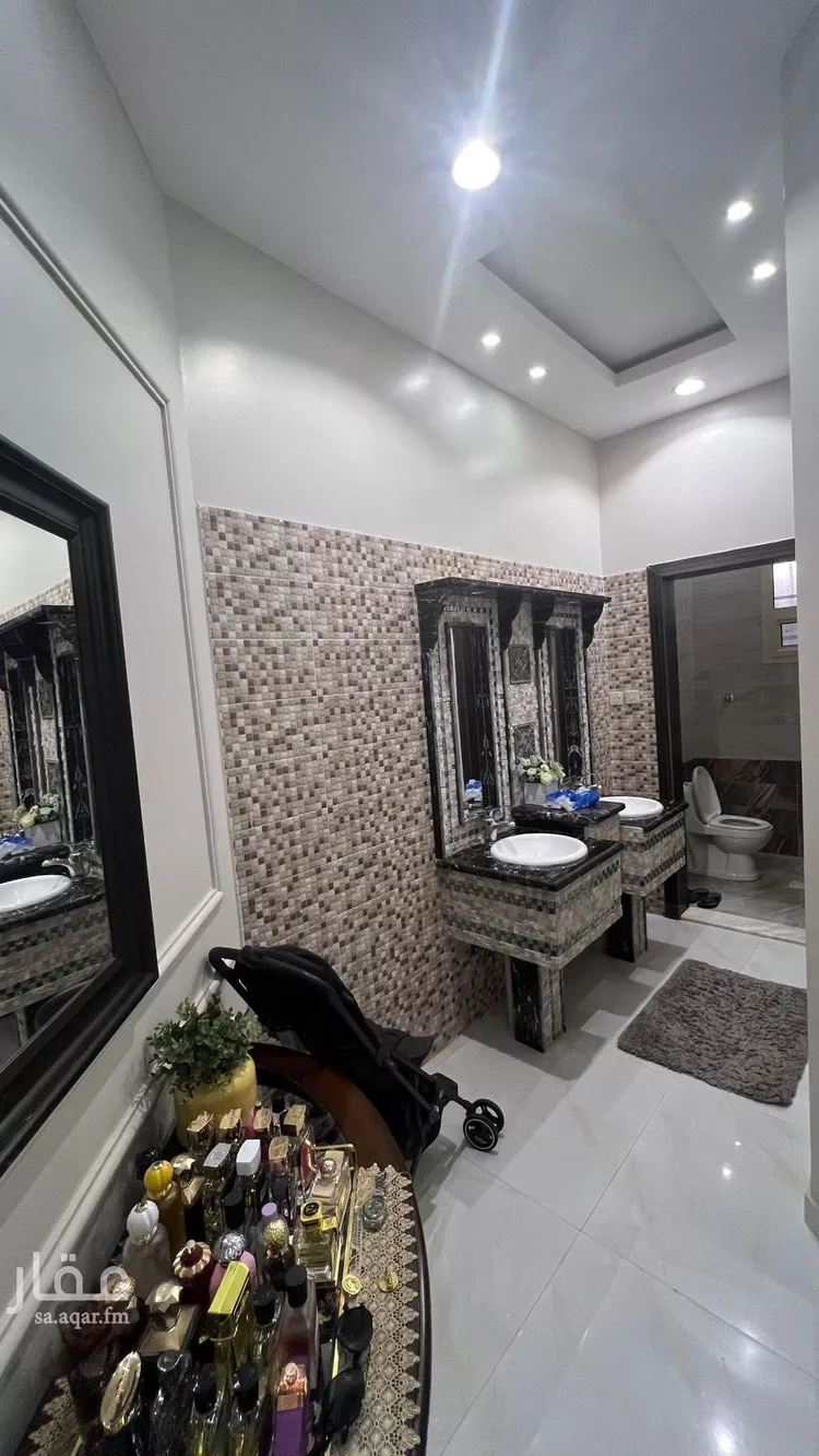 فيلا للبيع في شارع أحمد بن بكر بن بقية, حي العارض, مدينة الرياض, منطقة الرياض صورة 3