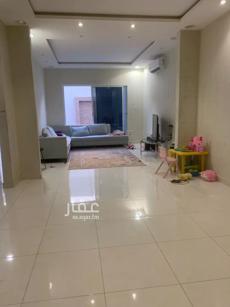 فيلا للبيع في شارع موسي الرازي, حي عكاظ, مدينة الرياض, منطقة الرياض صورة 3