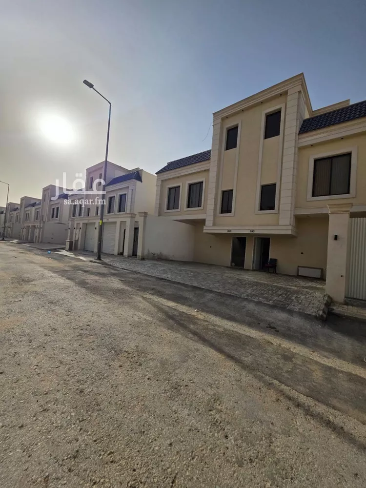 دور للبيع في شارع مصطفى عبدالرزاق, حي عكاظ, مدينة الرياض, منطقة الرياض صورة 3