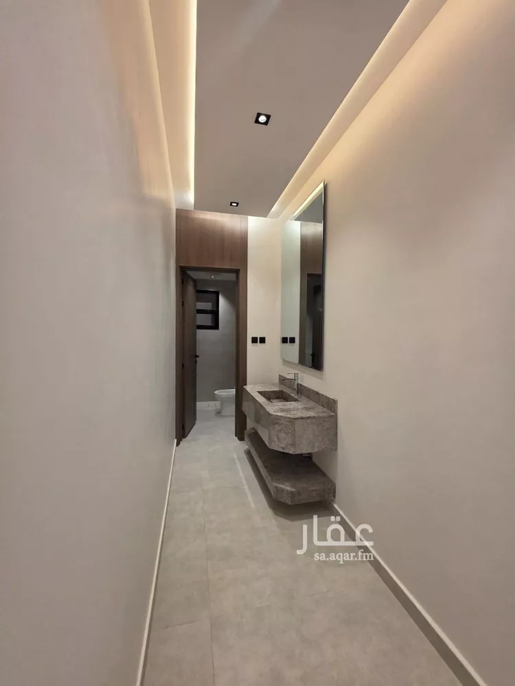 دور للبيع في شارع مصطفى عبدالرزاق, حي عكاظ, مدينة الرياض, منطقة الرياض 10