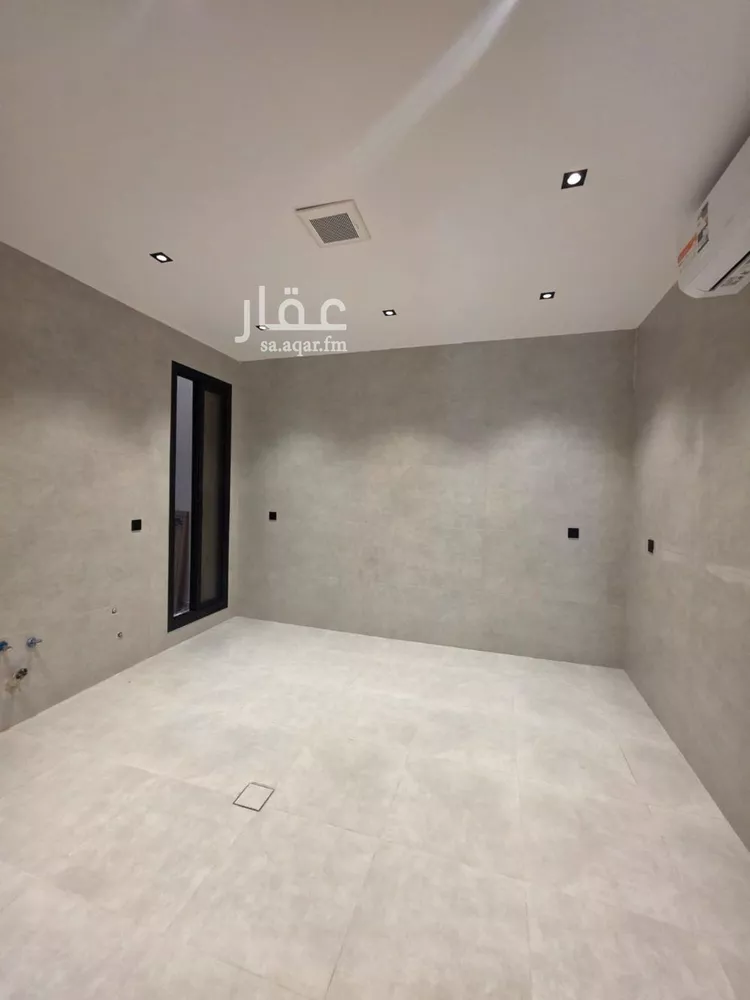 دور للبيع في شارع مصطفى عبدالرزاق, حي عكاظ, مدينة الرياض, منطقة الرياض 8