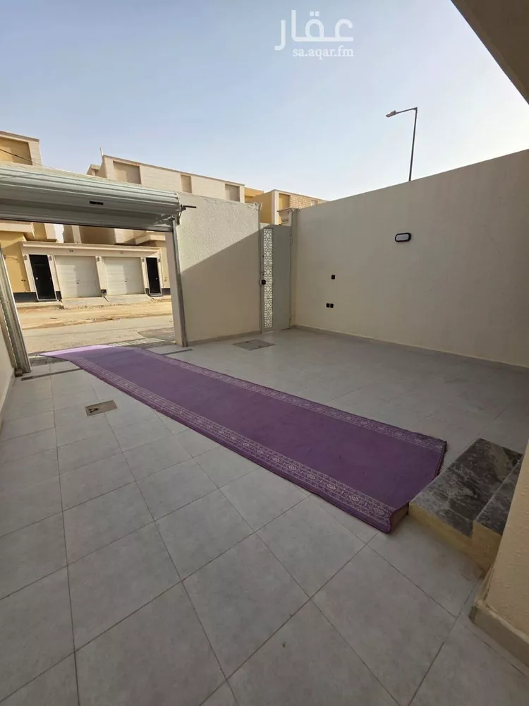 دور للبيع في شارع أبي عبدالله الصقلي, حي عكاظ, مدينة الرياض, منطقة الرياض صورة 4