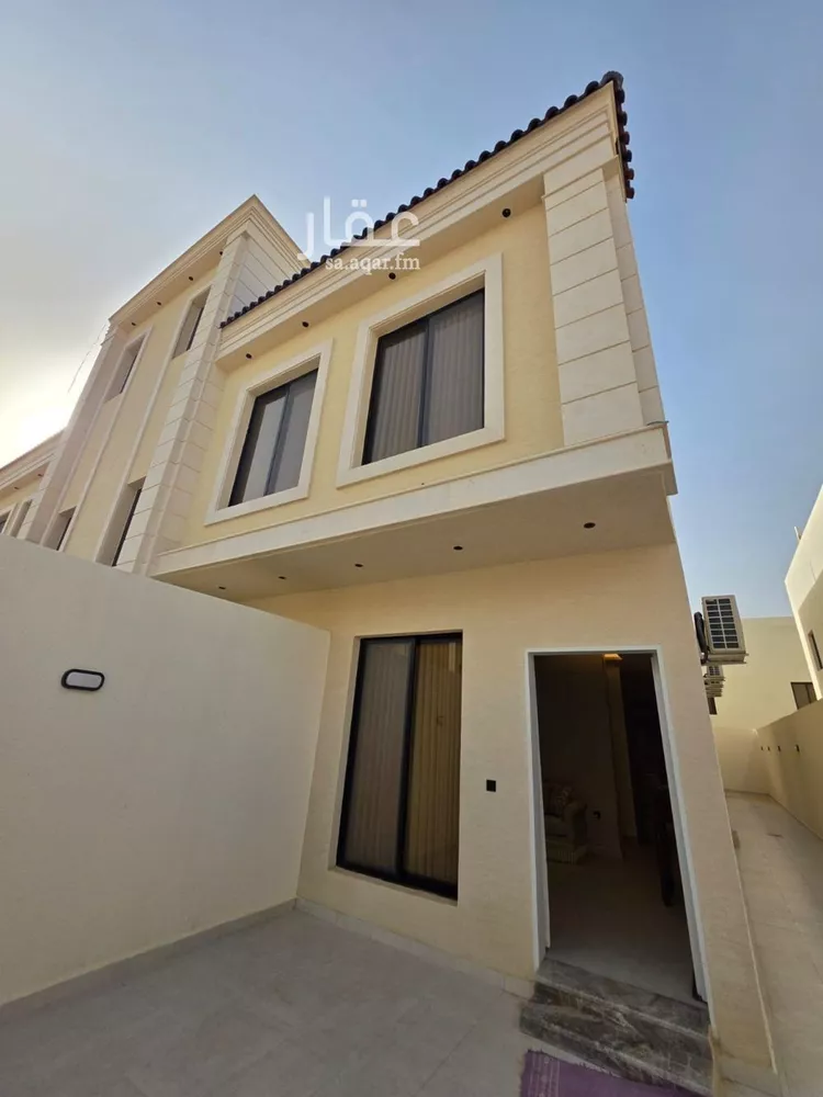 دور للبيع في شارع مصطفى عبدالرزاق, حي عكاظ, مدينة الرياض, منطقة الرياض صورة 4