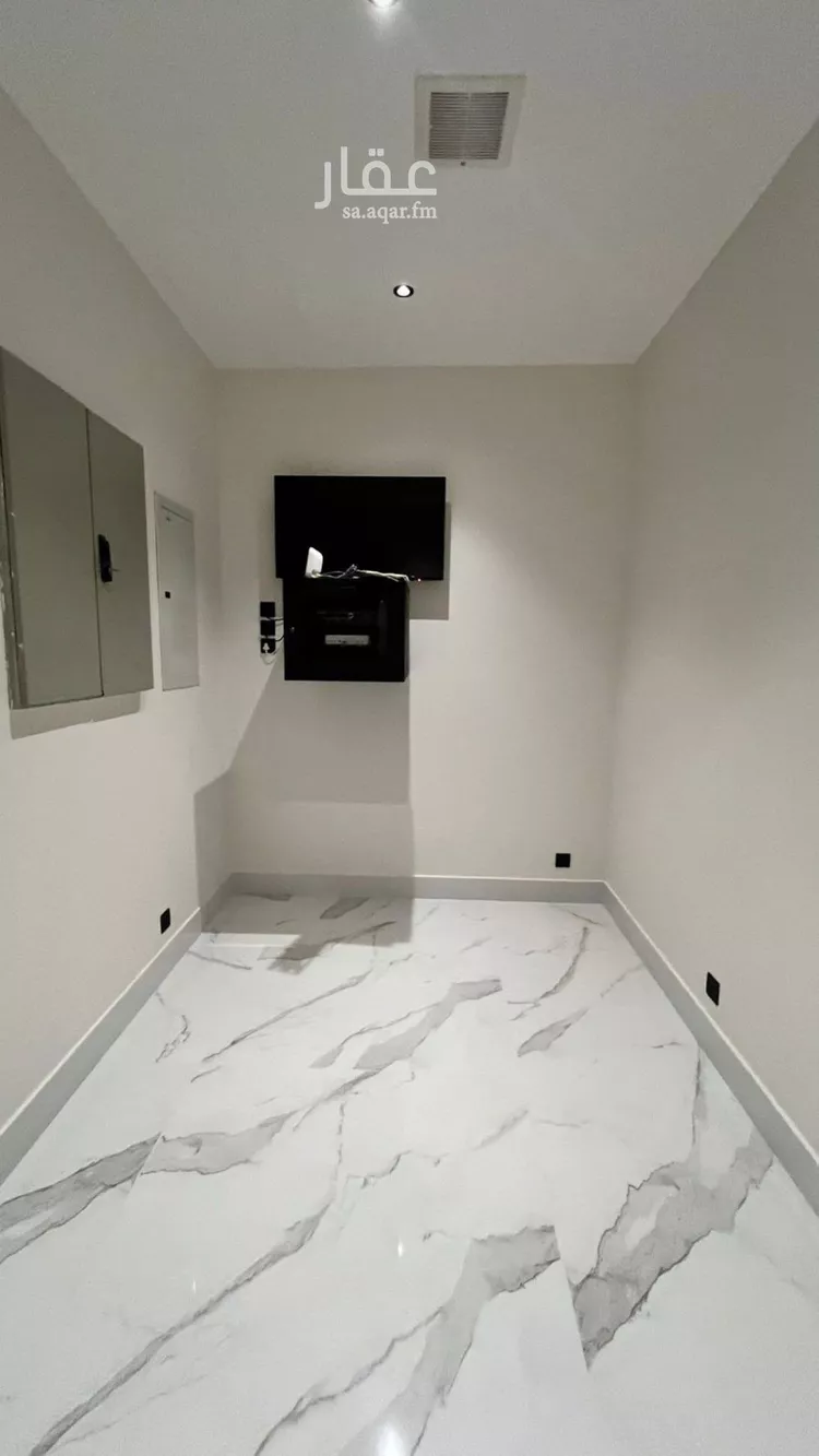 فيلا للبيع في شارع علي بن بسطام, حي المهدية, مدينة الرياض, منطقة الرياض صورة 4