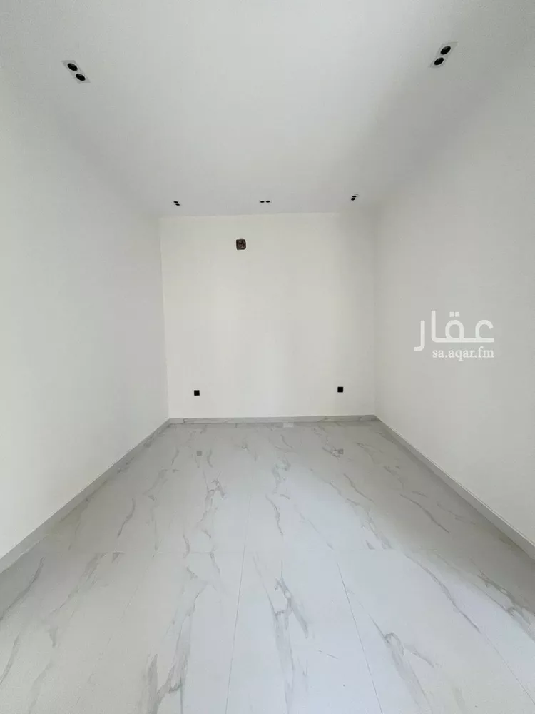 فيلا للبيع في شارع أحمد بن الحسن الأنصاري, حي المهدية, مدينة الرياض, منطقة الرياض صورة 5
