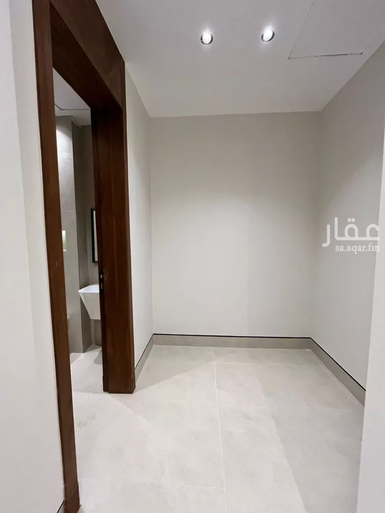Villa for Sale in Riyadh Al Mahdiyah 18