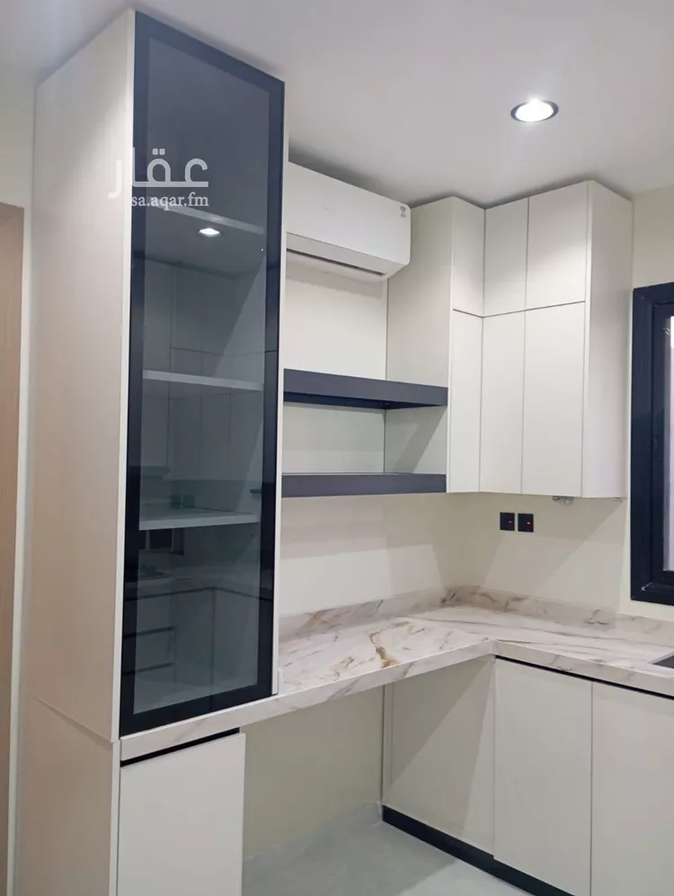 Floor for Sale in Riyadh Ar Rimal 15