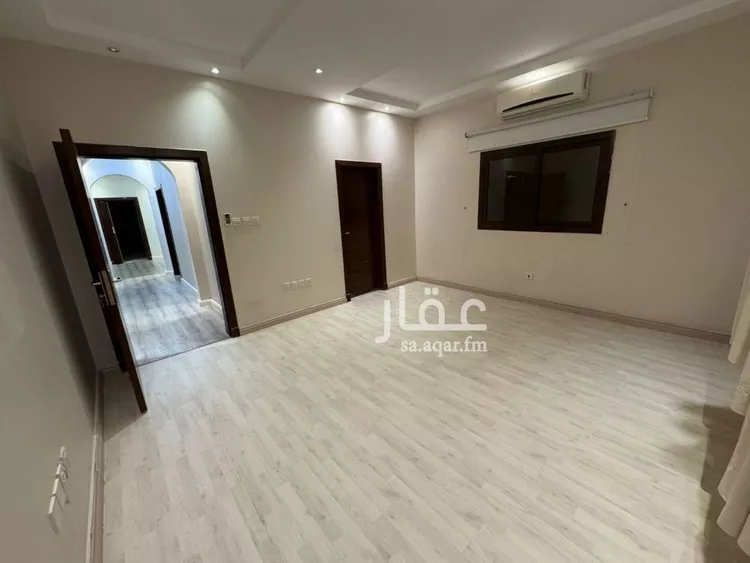 فيلا للبيع في شارع الأصبهاني, حي إشبيلية, مدينة الرياض, منطقة الرياض صورة 2