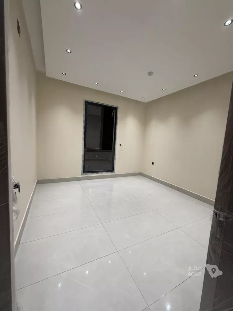 Building for Sale in Riyadh Al Qadisiyah 12