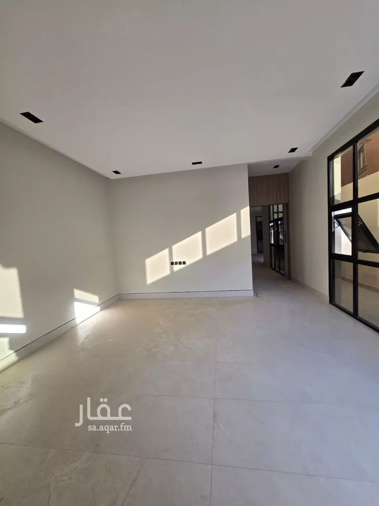 Floor for Sale in Riyadh Ishbiliyah 6