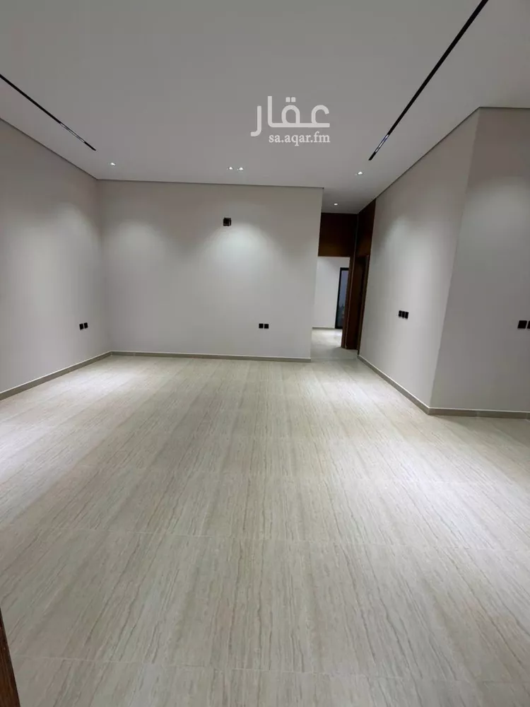 دور للبيع في شارع الميدان بن صخر, حي الرمال, مدينة الرياض, منطقة الرياض صورة 4