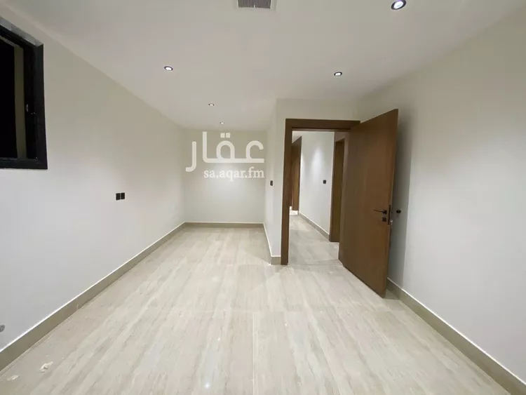 Floor for Sale in Riyadh Okaz 6