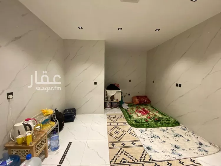 Floor for Sale in Riyadh Okaz 12