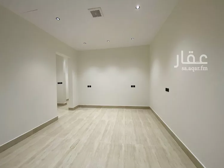 Floor for Sale in Riyadh Okaz 14
