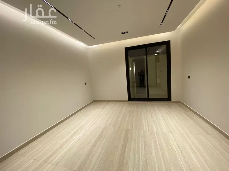 Floor for Sale in Riyadh Okaz 7