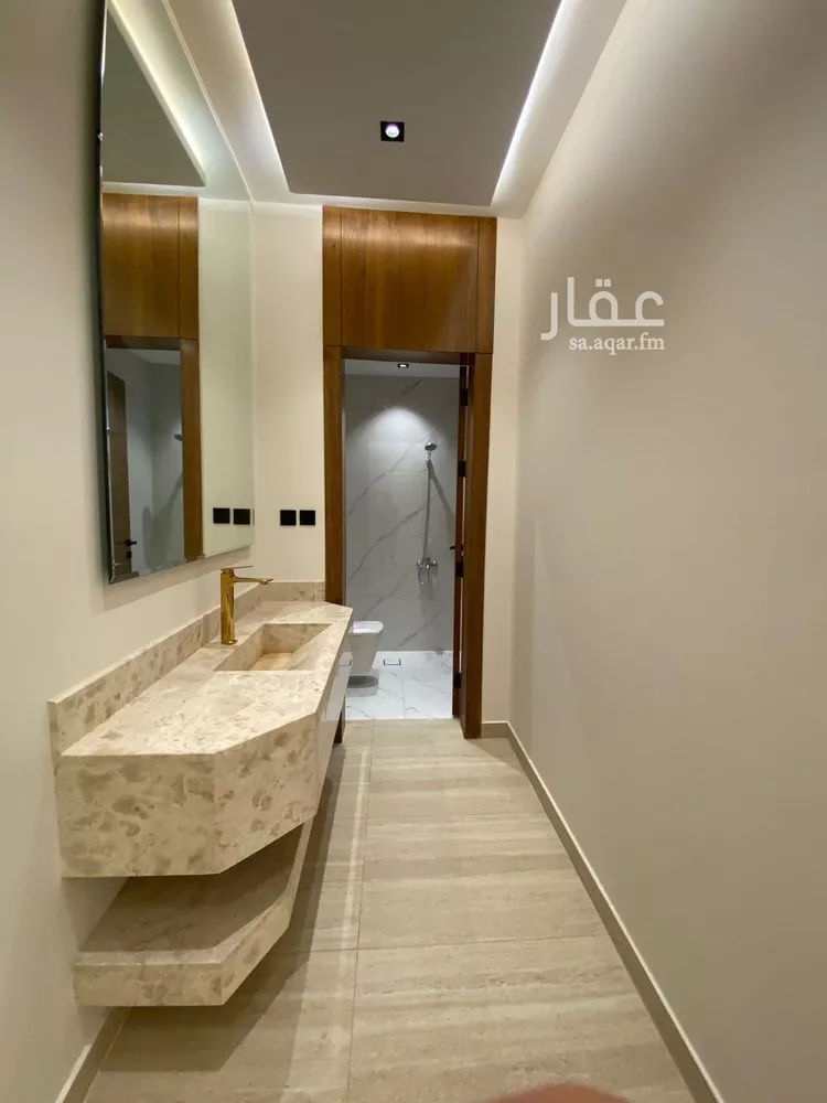 Floor for Sale in Riyadh Okaz 13