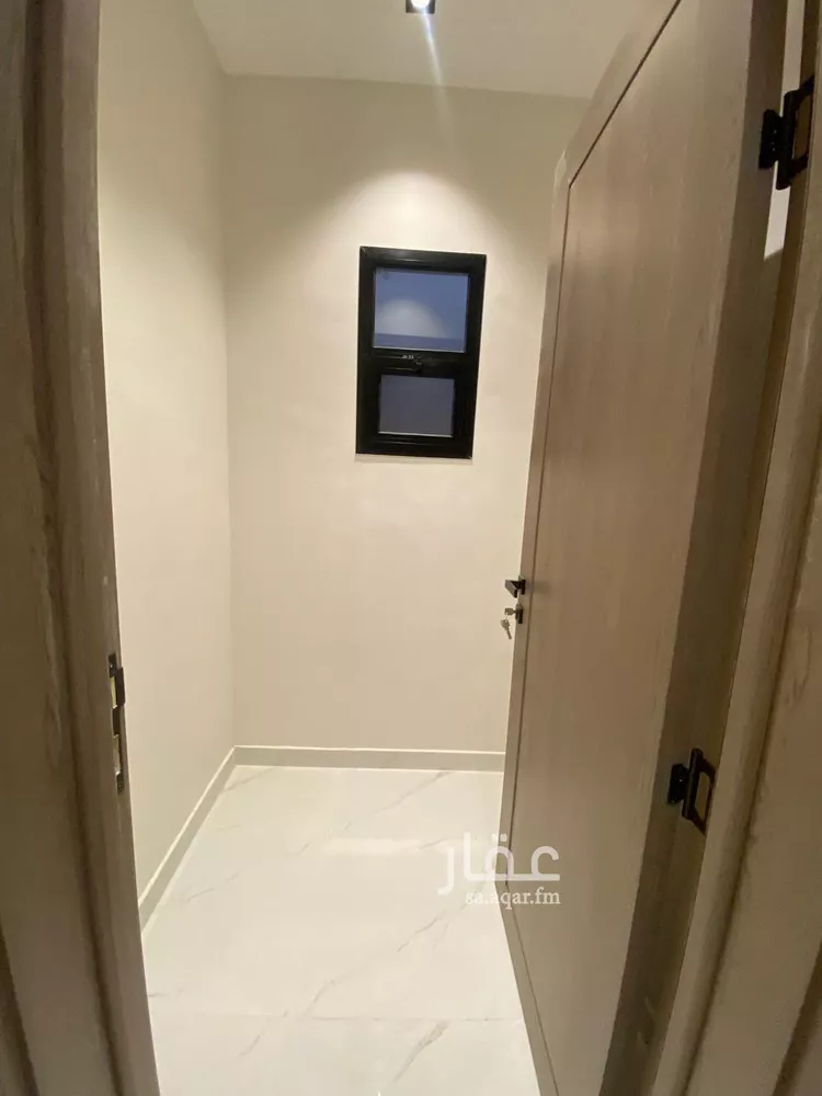 Floor for Sale in Riyadh Okaz 9