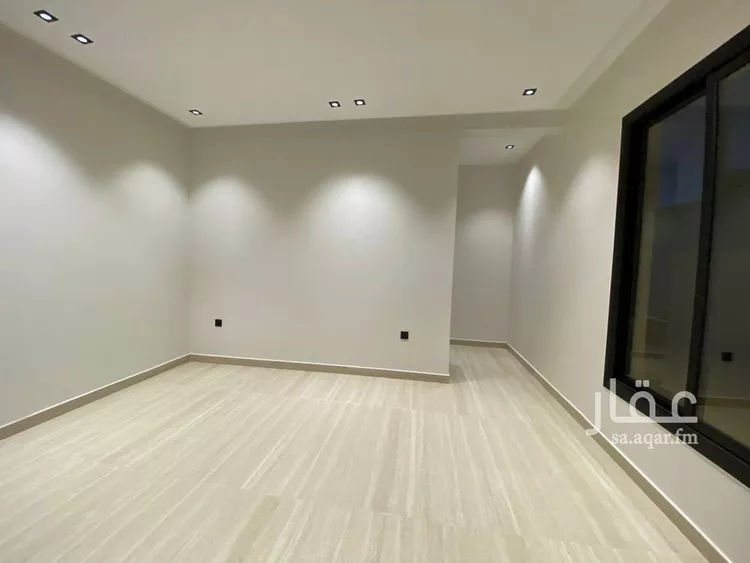 Floor for Sale in Riyadh Okaz 12