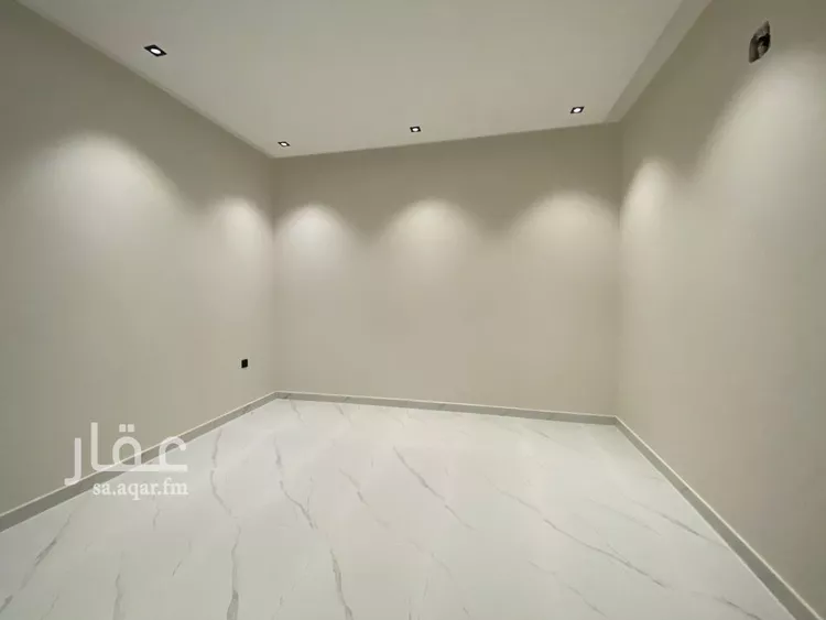 Floor for Sale in Riyadh Okaz 13