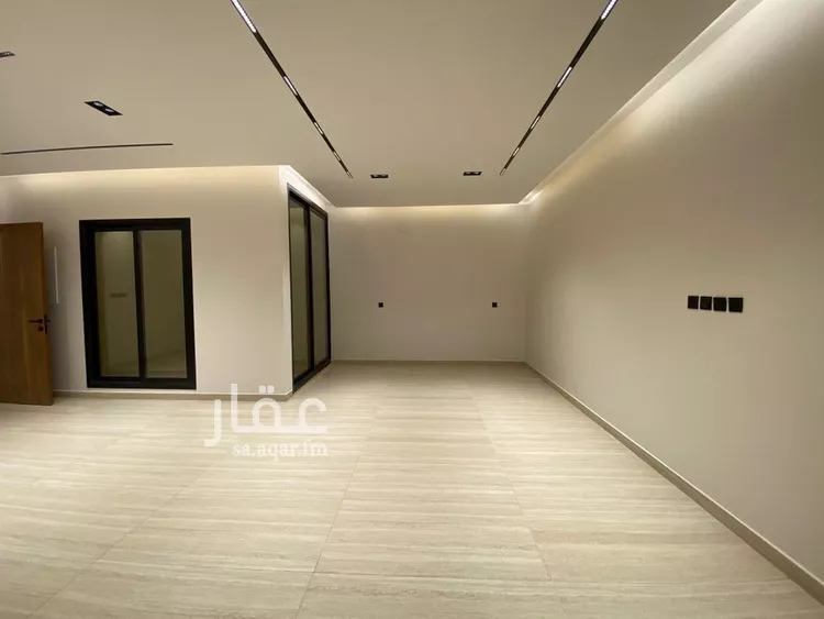 Floor for Sale in Riyadh Okaz 9