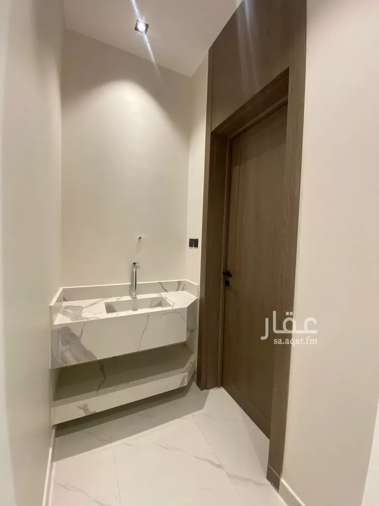 دور للبيع في شارع النفوذ, حي عكاظ, مدينة الرياض, منطقة الرياض صورة 4