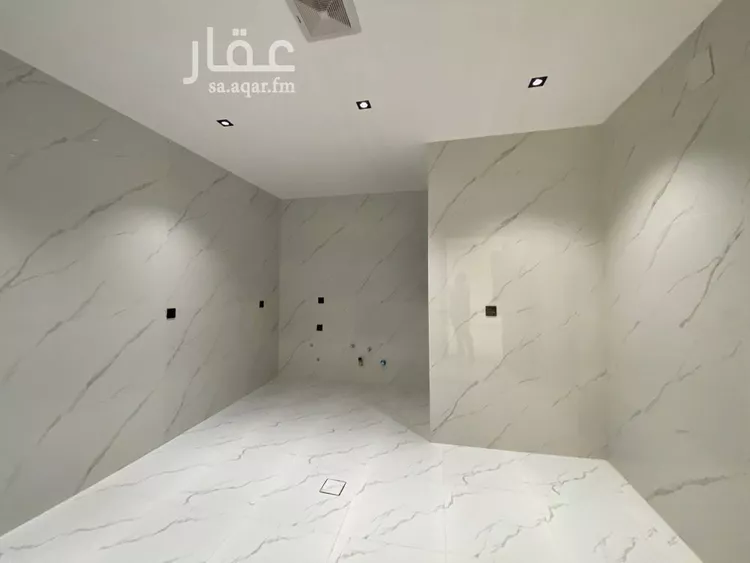 دور للبيع في شارع الفرسان, حي عكاظ, مدينة الرياض, منطقة الرياض صورة 3