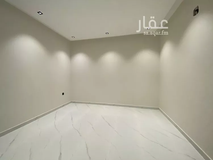 Floor for Sale in Riyadh Okaz 7