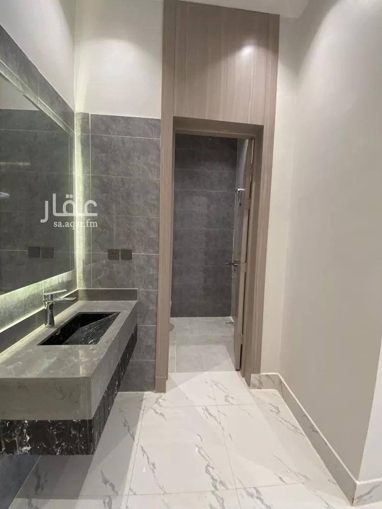 دور للبيع في شارع حسن مشاط, حي عكاظ, مدينة الرياض, منطقة الرياض 6