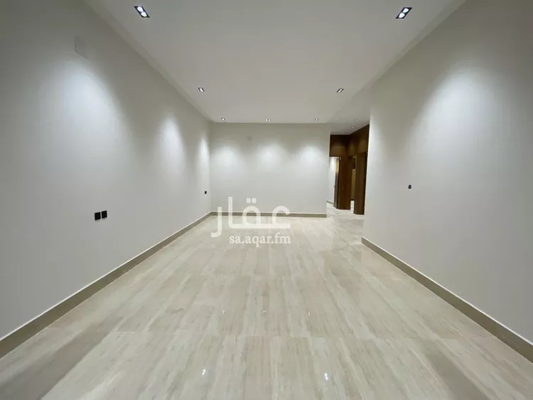 Floor for Sale in Riyadh Okaz 13