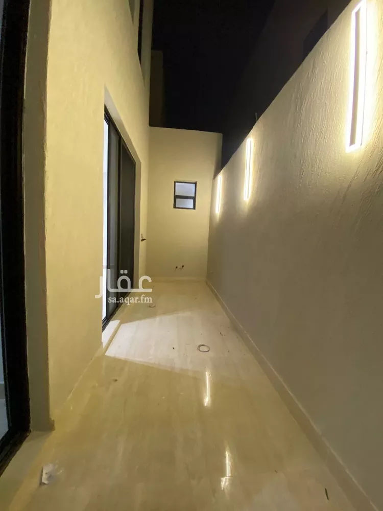 Floor for Sale in Riyadh Okaz 9